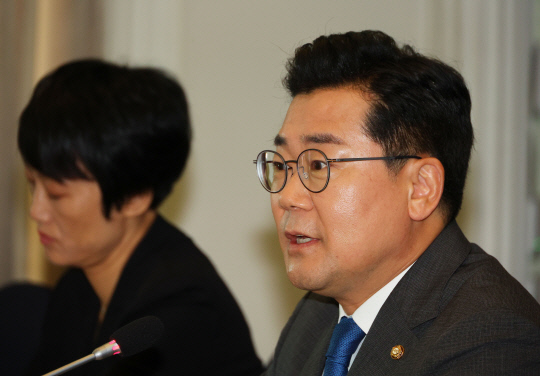 박찬대 더불어민주당 대표 직무대행 겸 원내대표가 16일 서울 중구 프레스센터에서 열린 관훈토론회에서 발언하고 있다. [연합뉴스 제공]